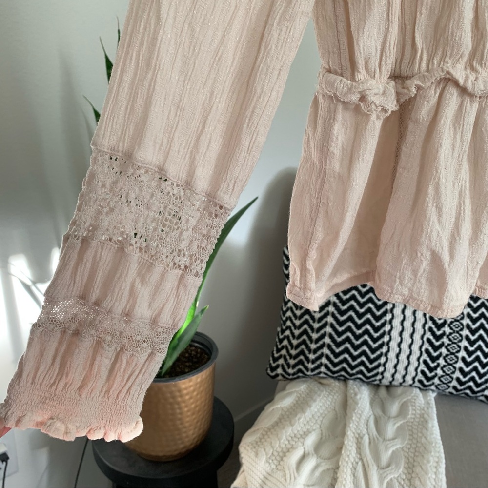 ๐ชด$5/25๐ชด American Eagle Blush Pink Lace V-Neck Peplum Blouse Top Small - Picture 7 of 15